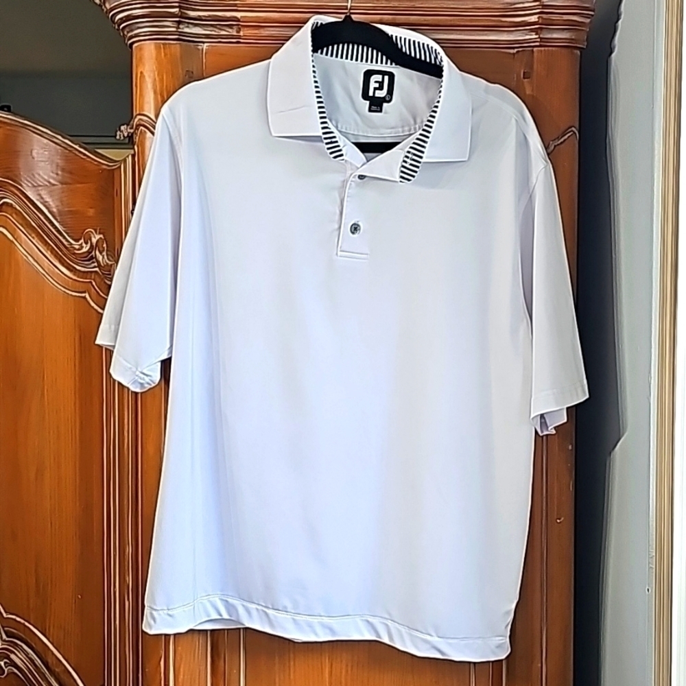 FJ mens short sleeve polo Henley style white‎ shirt. Size large. Contrast colar.